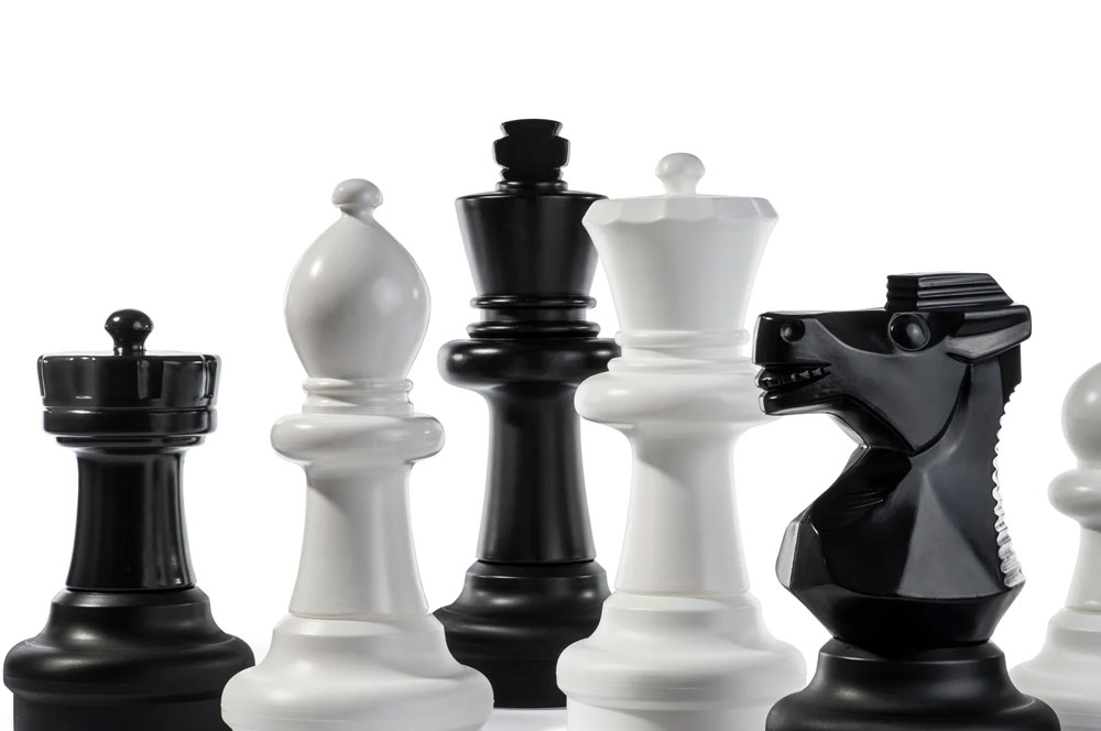 GIANT CHESS SET BY KETTLER INTERNATIONAL - Image 7